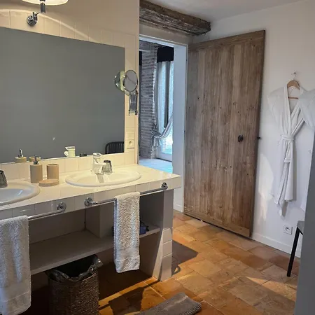 Chateau Gautoul فندق مبيت وإفطار 4*